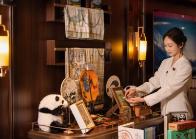 Panda keepsakes on board on the Chengdu Hao Panda Train · 成都号车上熊猫纪念品