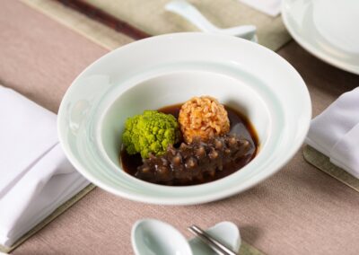 Braised sea cucumber on the Chengdu Hao Panda Train · 成都号红烧海参
