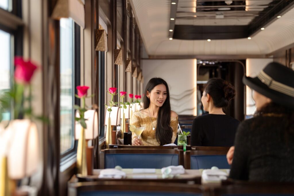 42 · 9 Days Panda-Theme premium Train – Chengdu Hao (Chengdu·Guizhou·Chongqing) / 9天成都号熊猫专列（成都·贵州·重庆)