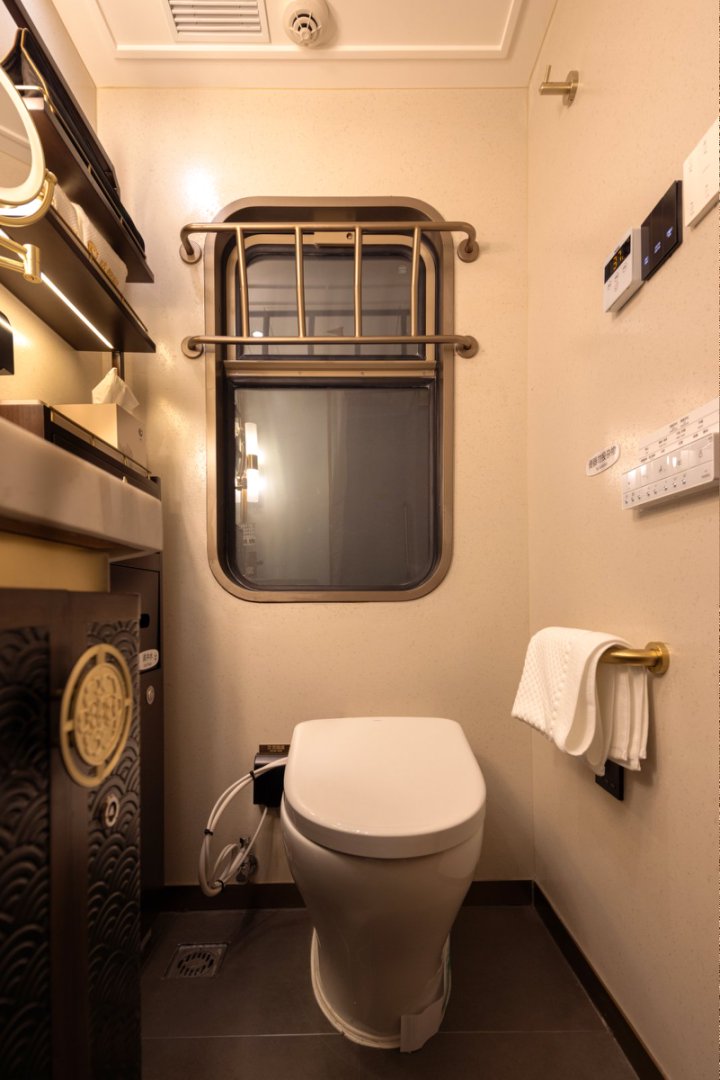 Private toilet 独立卫生间