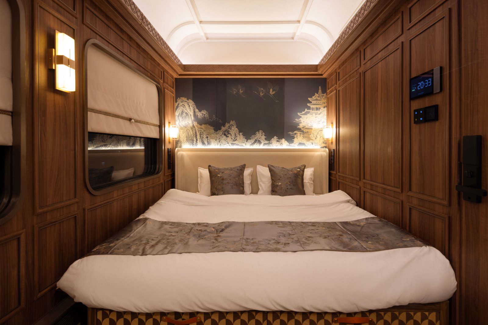 Double-bed cabin 大床客房