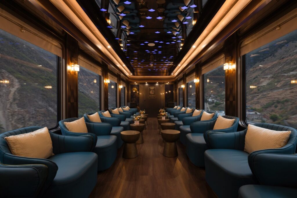 72 · 9 Days Panda-Theme premium Train – Chengdu Hao (Chengdu·Guizhou·Chongqing) / 9天成都号熊猫专列（成都·贵州·重庆)