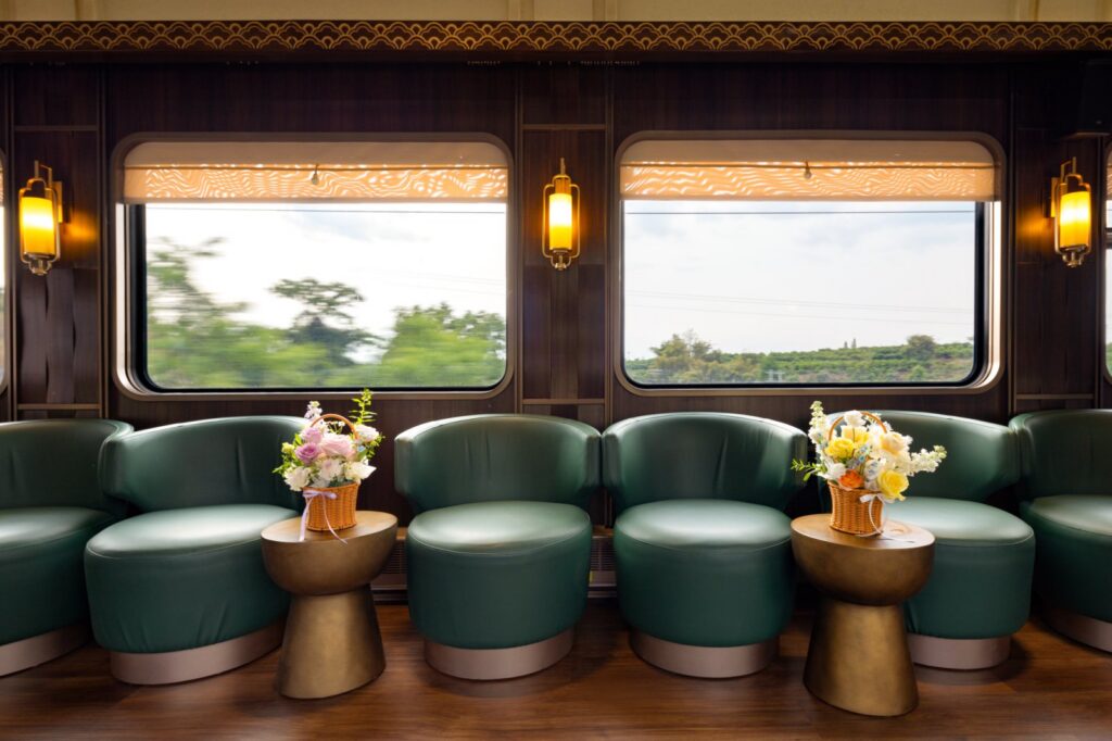 82 · 9 Days Panda-Theme premium Train – Chengdu Hao (Chengdu·Guizhou·Chongqing) / 9天成都号熊猫专列（成都·贵州·重庆)