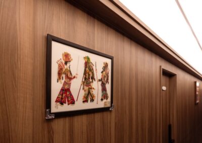 Shadow-puppet artwork on the Chengdu Hao Panda Train · 成都号皮影艺术
