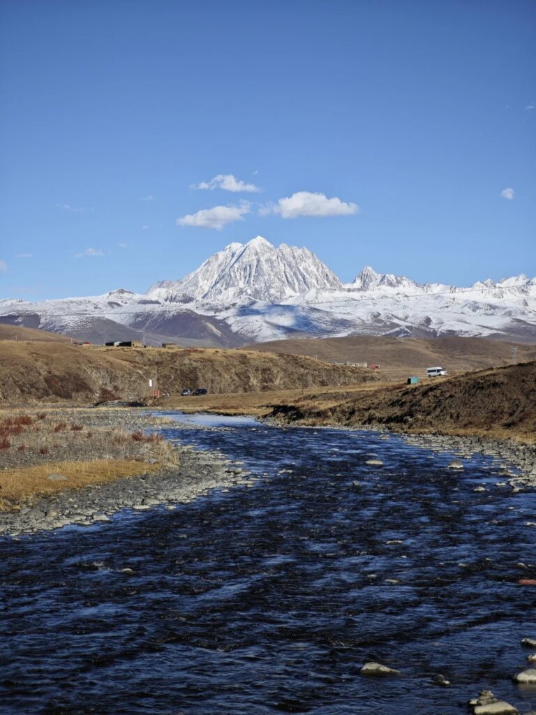 八郎生都 360° 雪山观景台2 · 10 Days Chengdu · Wawushan · Kangding · Balang Sumdo · Niubeishan winter scenery tour/ 10天成都·瓦屋山·康定·八郎生都·牛背山雪景之旅