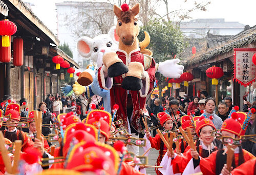 Langzhong Spring Festival parade 阆中春节巡游 · China Express Travel Sichuan tour