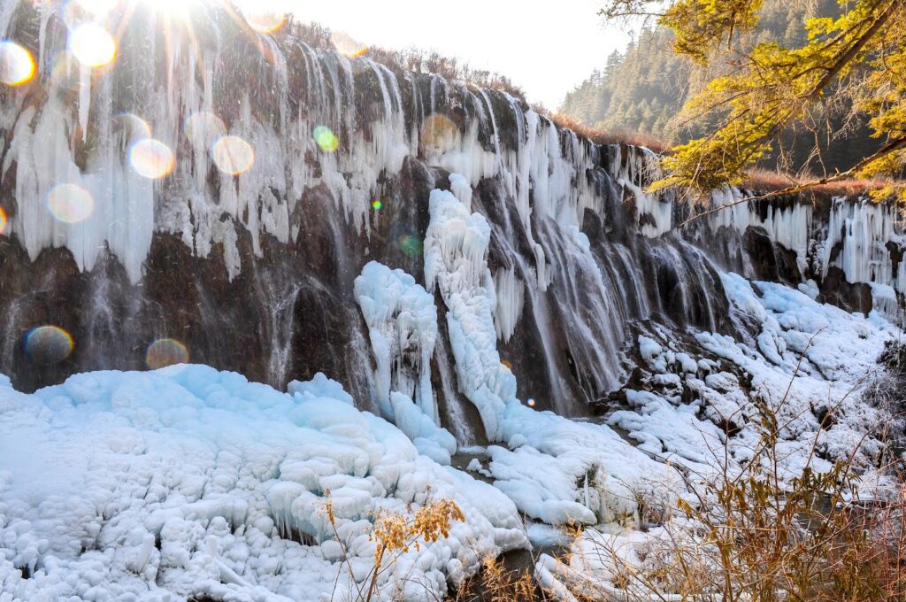 九寨沟瀑布 · 8-Day Jiuzhaigou, Trending Lixiao Road, Bipenggou, Leshan / 8天九寨沟 + 网红理小路 + 毕棚沟 + 乐山