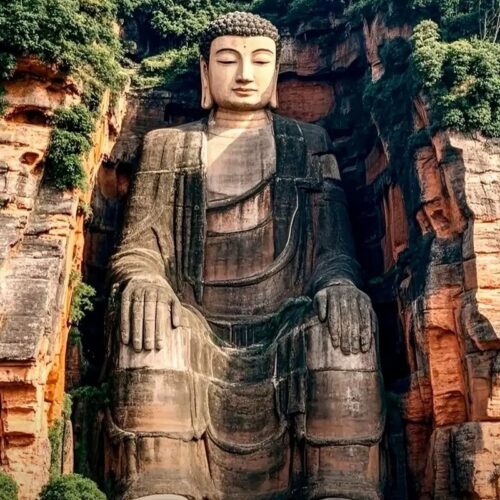 乐山大佛 · 8-Day Jiuzhaigou, Trending Lixiao Road, Bipenggou, Leshan / 8天九寨沟 + 网红理小路 + 毕棚沟 + 乐山