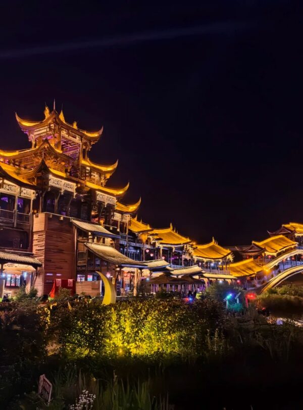 Fengyu covered bridge 风雨廊桥 · China Express Travel Chengdu and Chongqing tour