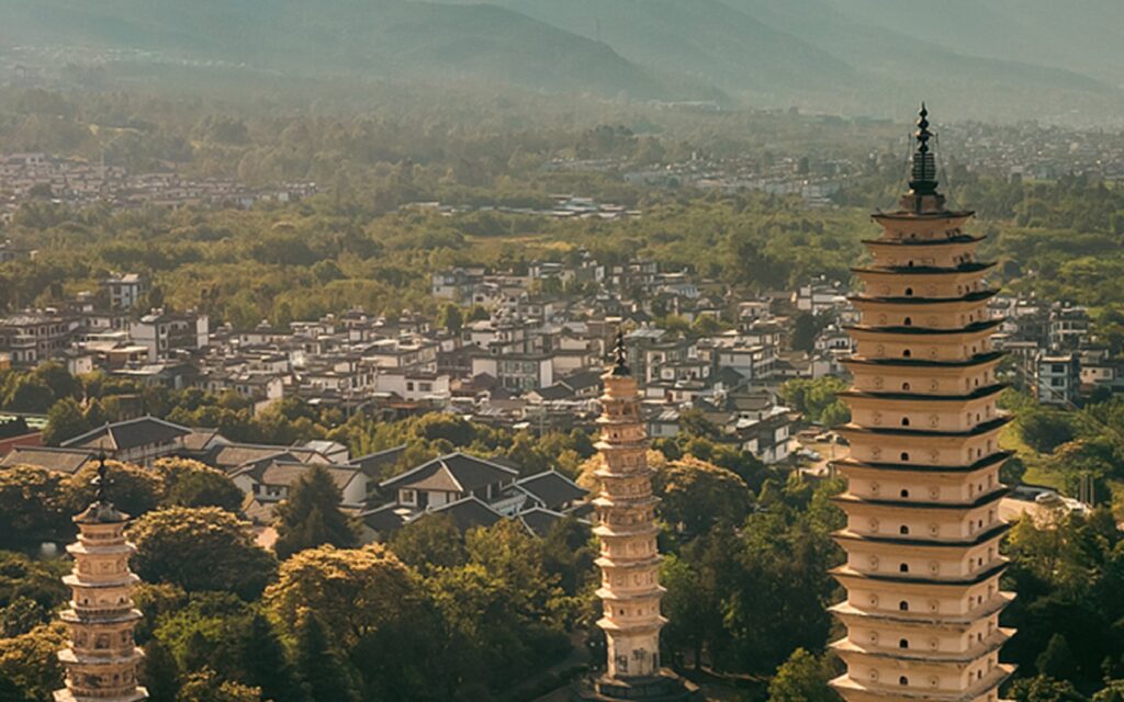 The Three Pagodas of Chongsheng Temple above the old town of Dali, Yunnan