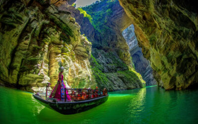 8-Day Chongqing & Enshi · A Journey Through Hidden Wonders / 8天渝见秘境·山水恩施