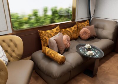 Sofa in the Han-style cabin 汉风主题客房沙发 · China Express Travel Golden Panda Express